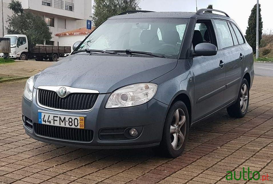 2008' Skoda Fabia Break photo #1