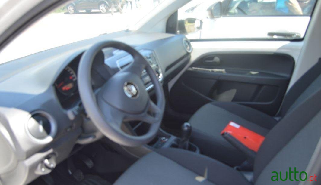 2018' Volkswagen Up photo #4