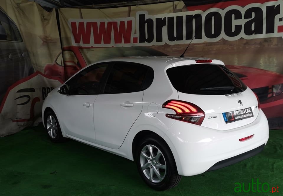 2016' Peugeot 208 photo #6