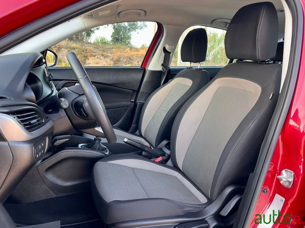 2016' Fiat Tipo photo #5