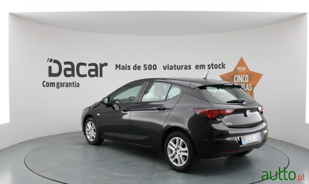 2019' Opel Astra photo #5