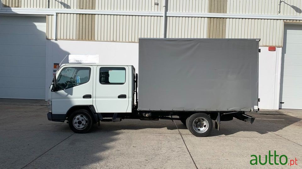 2009' Mitsubishi Canter photo #2