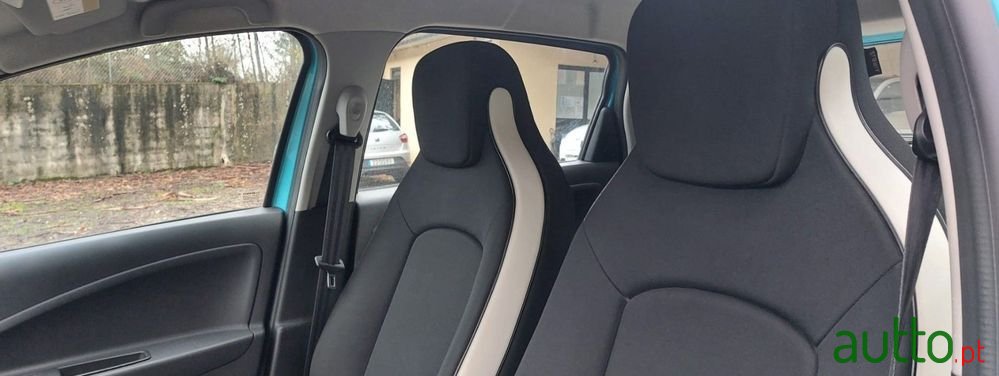 2020' Renault Zoe photo #6