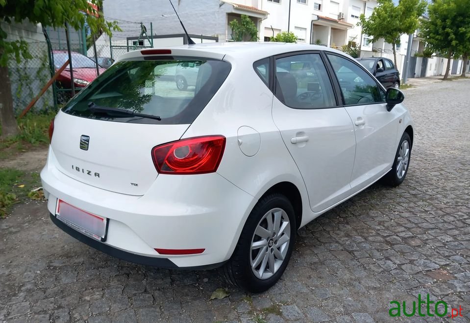 2014' SEAT Ibiza photo #6