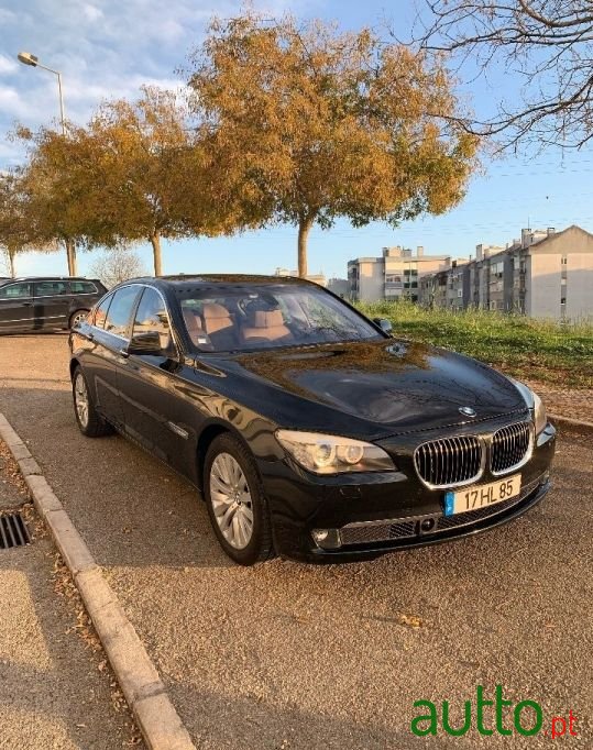 2009' BMW 730 photo #2
