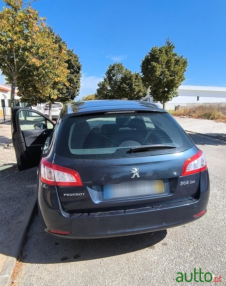 2011' Peugeot 508 Sw photo #3