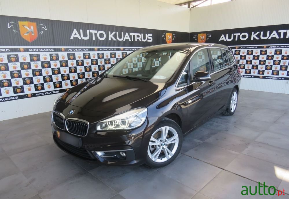 2017' BMW 216 Gran Tourer photo #3
