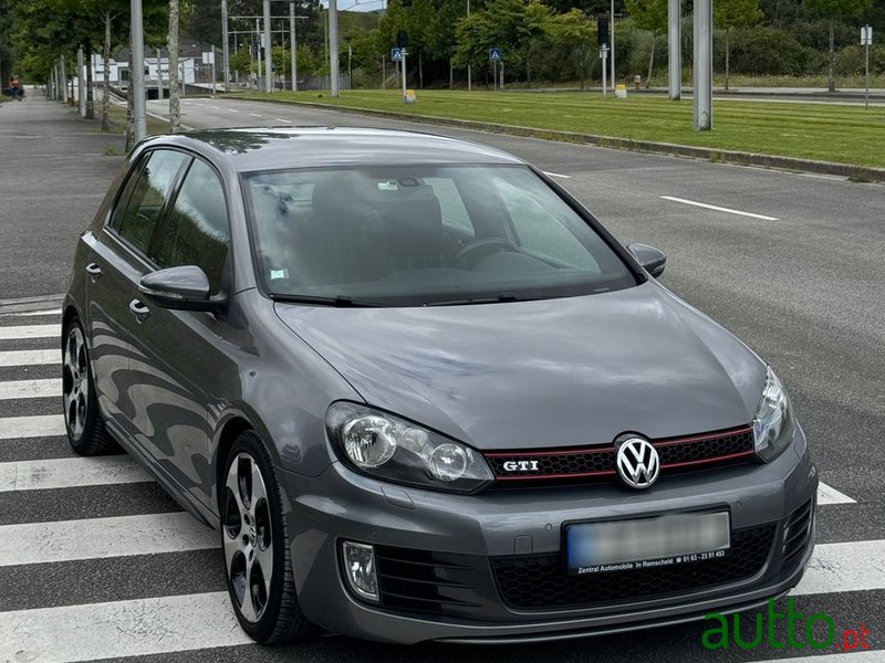 2010' Volkswagen Golf 2.0 Gti photo #1