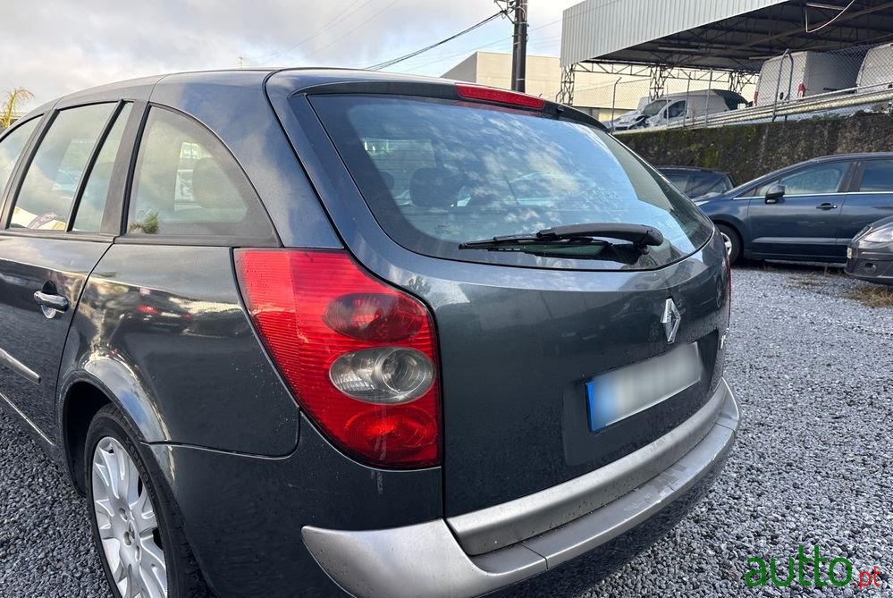 2004' Renault Laguna Break photo #6