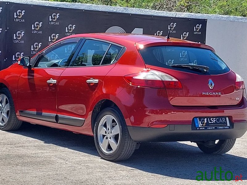 2010' Renault Megane photo #5