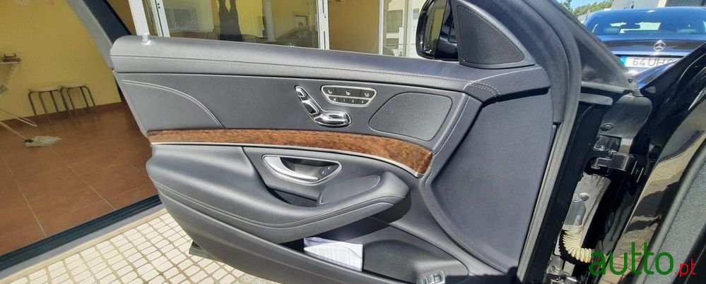 2020' Mercedes-Benz S 400 D photo #5