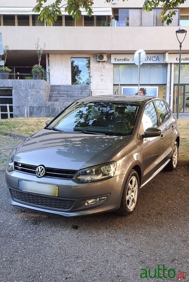 2014' Volkswagen Polo photo #1