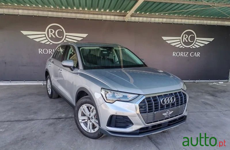 2021' Audi Q3 45 Tfsie S Tronic photo #2