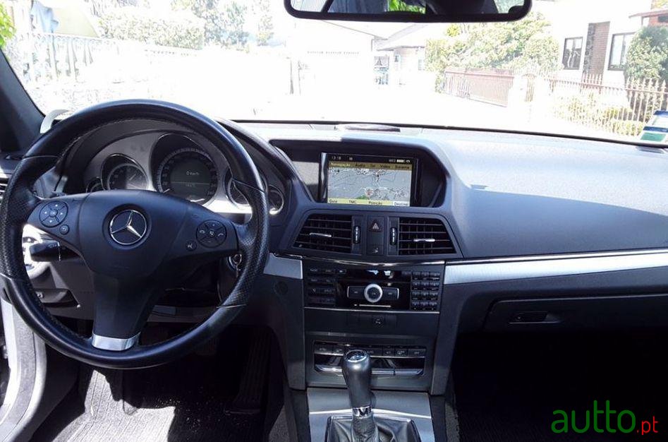 2010' Mercedes-Benz E-250 Cdi Coupé photo #1