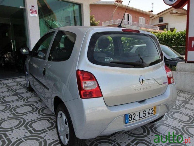 2011' Renault Twingo photo #2