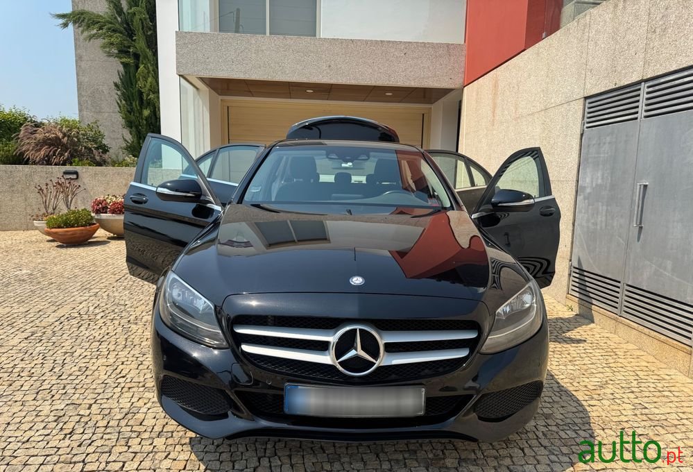 2014' Mercedes-Benz Classe C photo #2