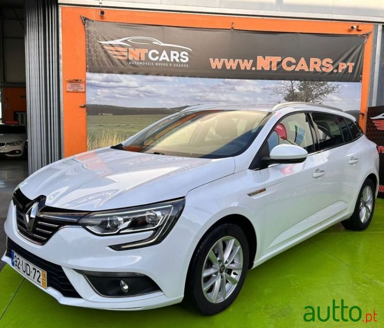 2018' Renault Megane Sport Tourer photo #1