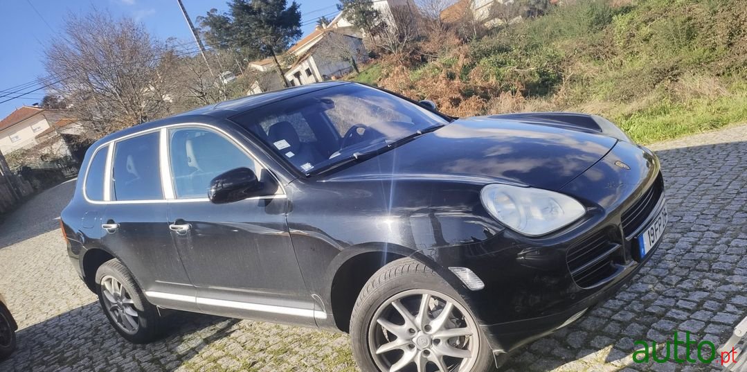 2004' Porsche Cayenne photo #6