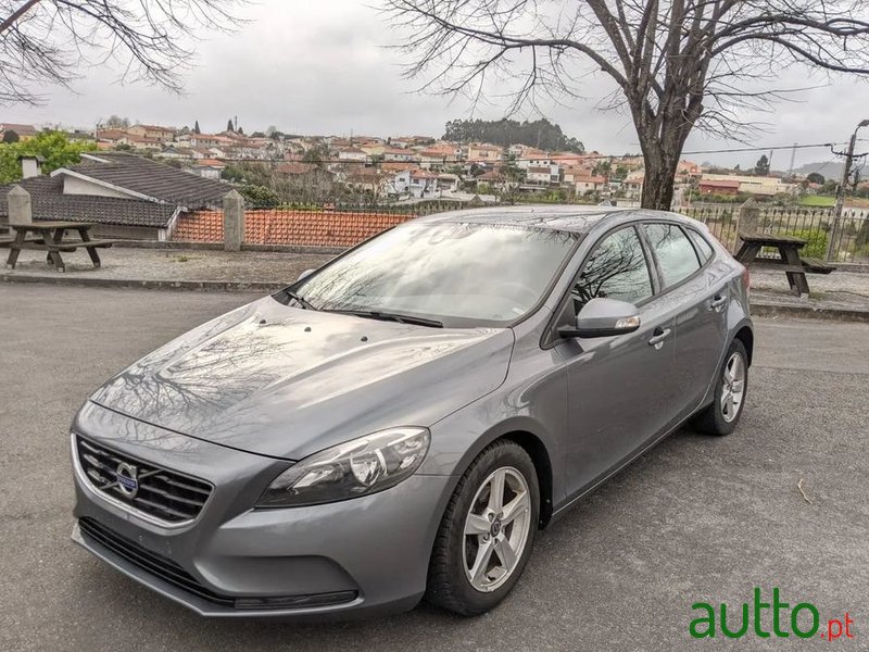 2014' Volvo V40 photo #1