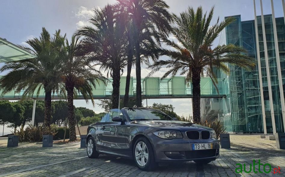 2009' BMW 120 D photo #1