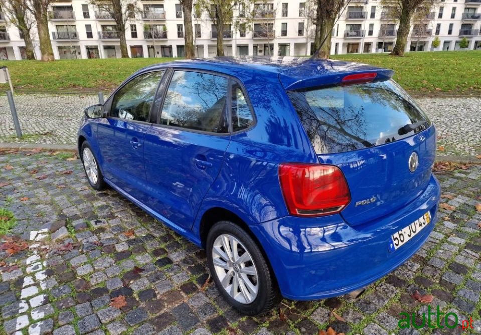 2010' Volkswagen Polo photo #4