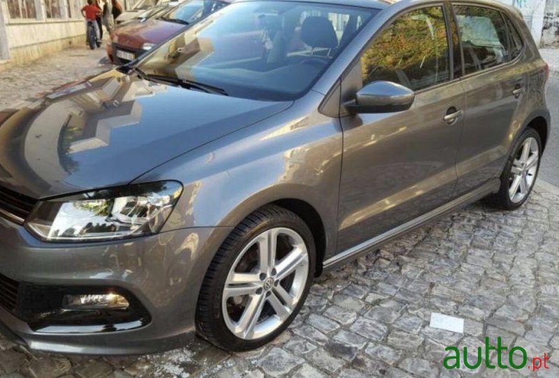 2015' Volkswagen Polo 1.2 Tsi R-Line photo #2