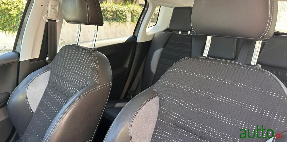 2014' Peugeot 2008 1.2 Vti Allure photo #3