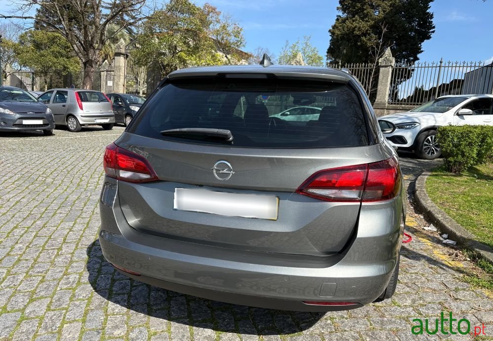 2018' Opel Astra Sports Tourer photo #2