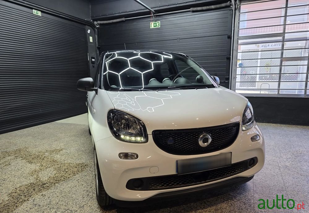 2019' Smart Forfour photo #5