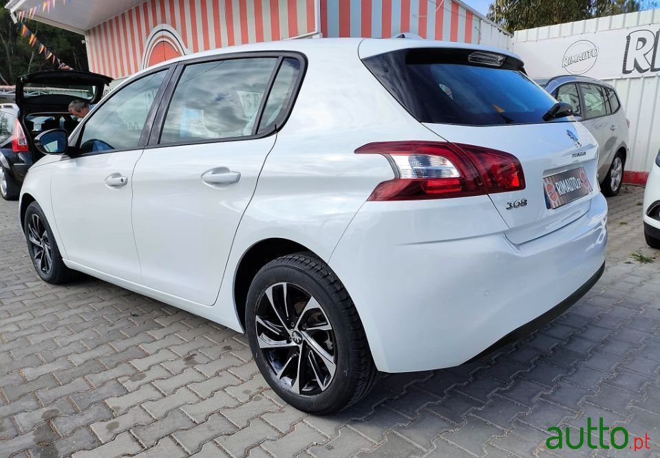 2015' Peugeot 308 photo #1