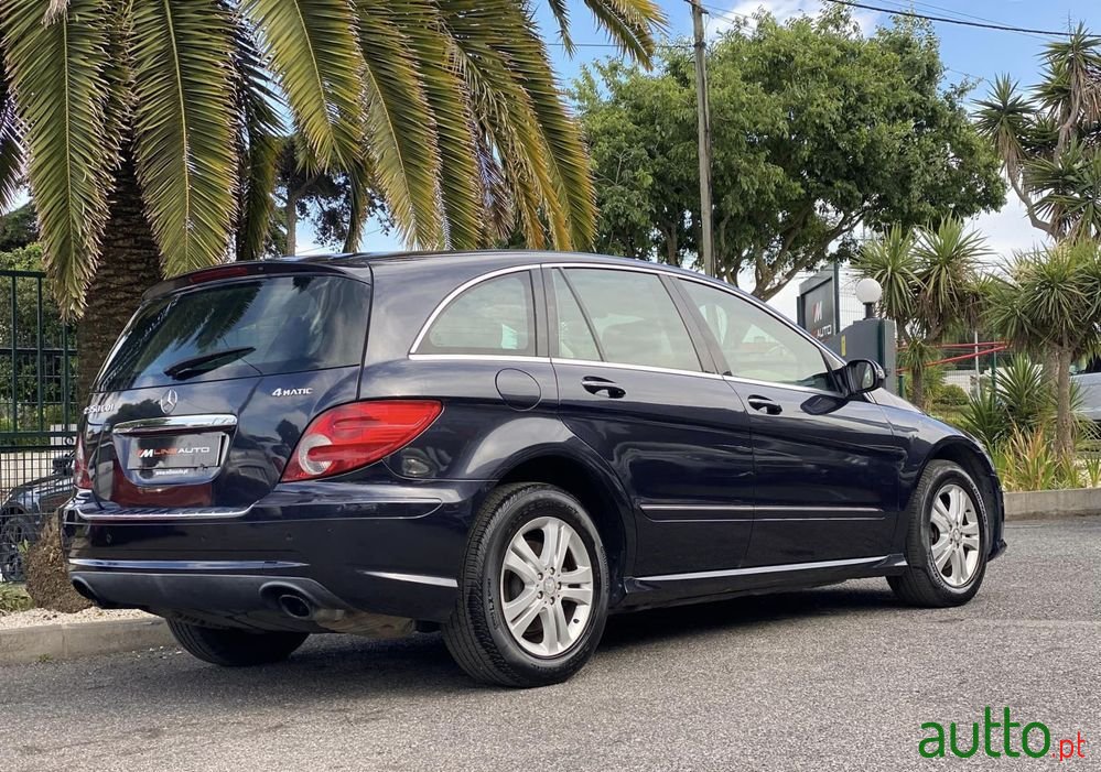 2010' Mercedes-Benz R 350 photo #3