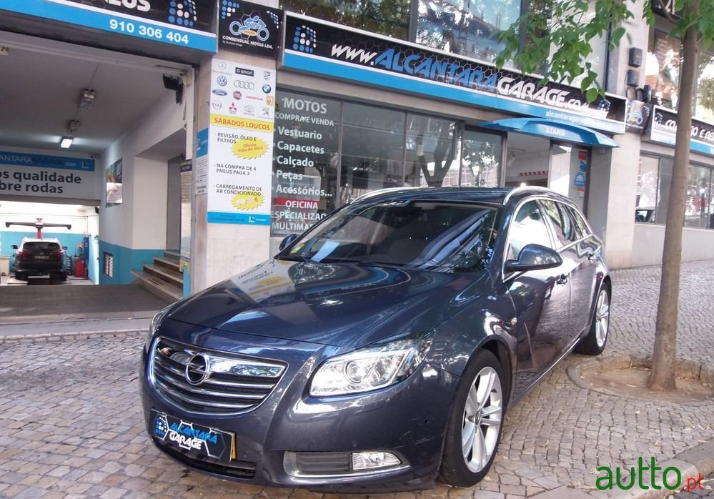 2010' Opel Insignia photo #3
