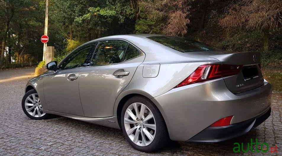 2013' Lexus Is-300H Executive photo #1