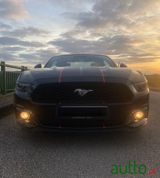 2017' Ford Mustang photo #2