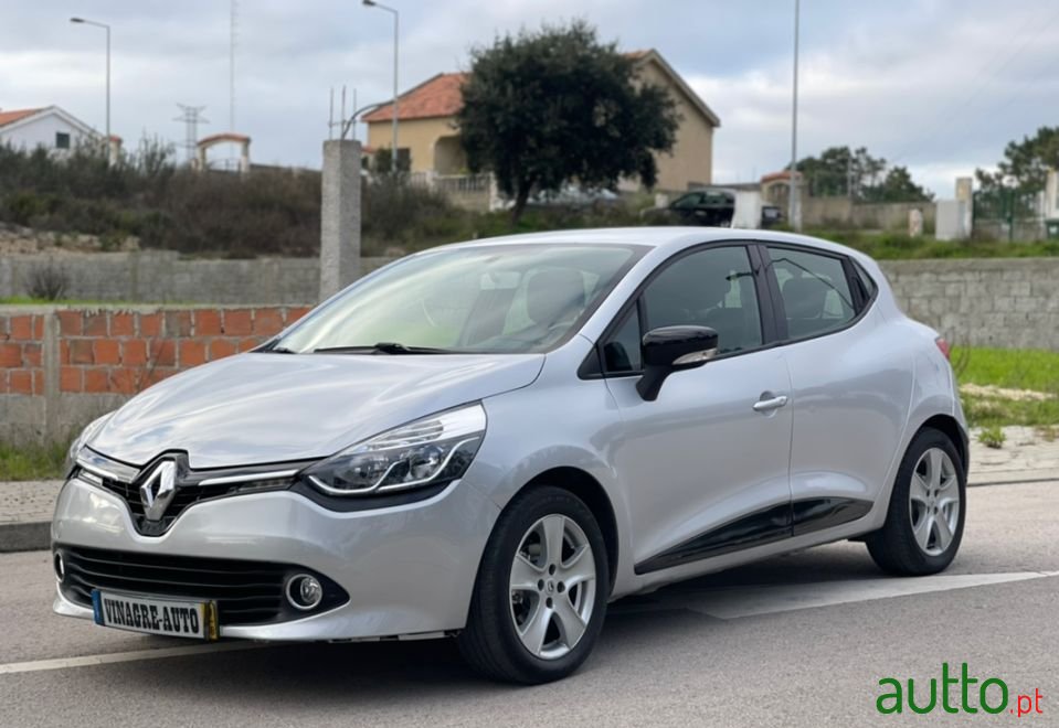 2013' Renault Clio photo #1