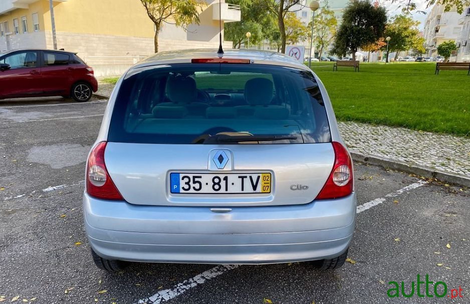 2002' Renault Clio photo #3