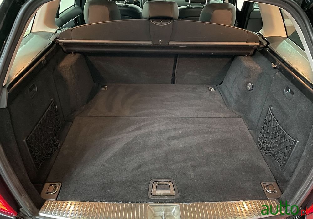 2010' Mercedes-Benz E 220 photo #6