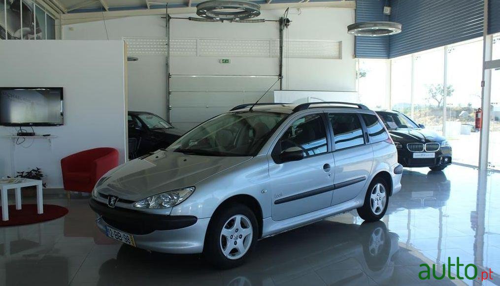 2005' Peugeot 206 Sw photo #2