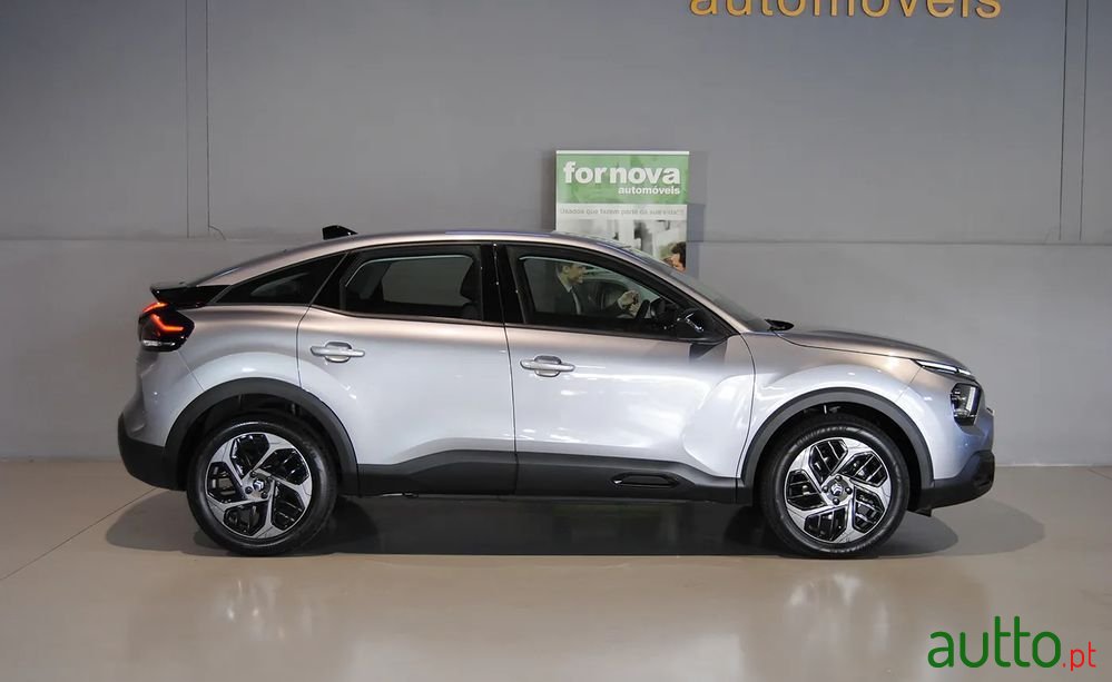 2024' Citroen C4 photo #4