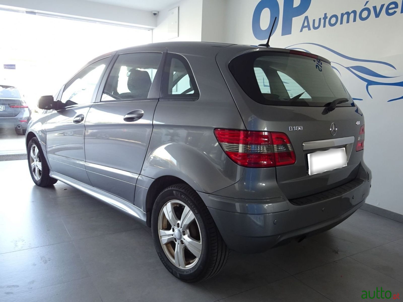 2009' Mercedes-Benz B-180 photo #4