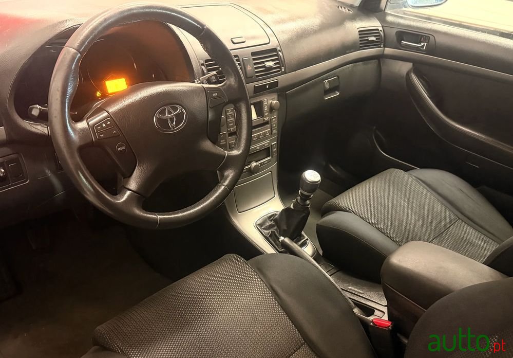 2007' Toyota Avensis Sw photo #5