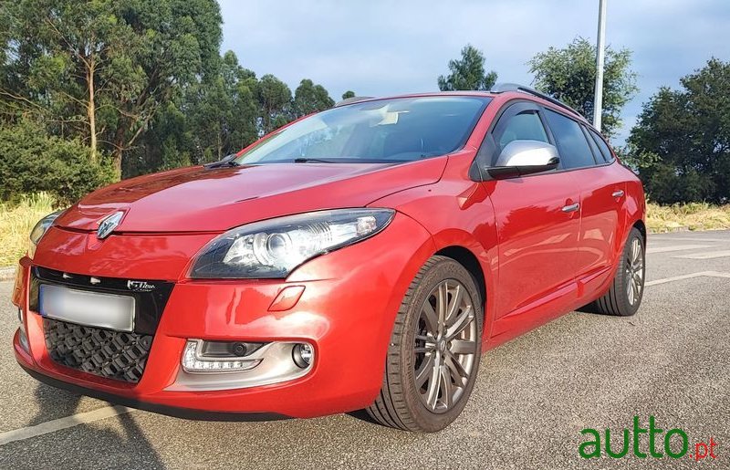 2012' Renault Megane Sport Tourer photo #1