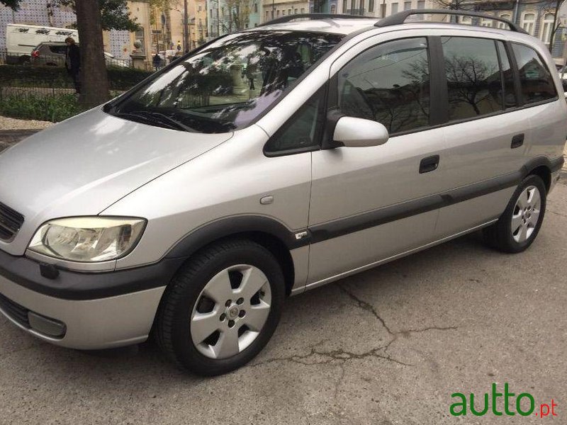 2003' Opel Zafira 2.2 Elegance 7 Lugares photo #1