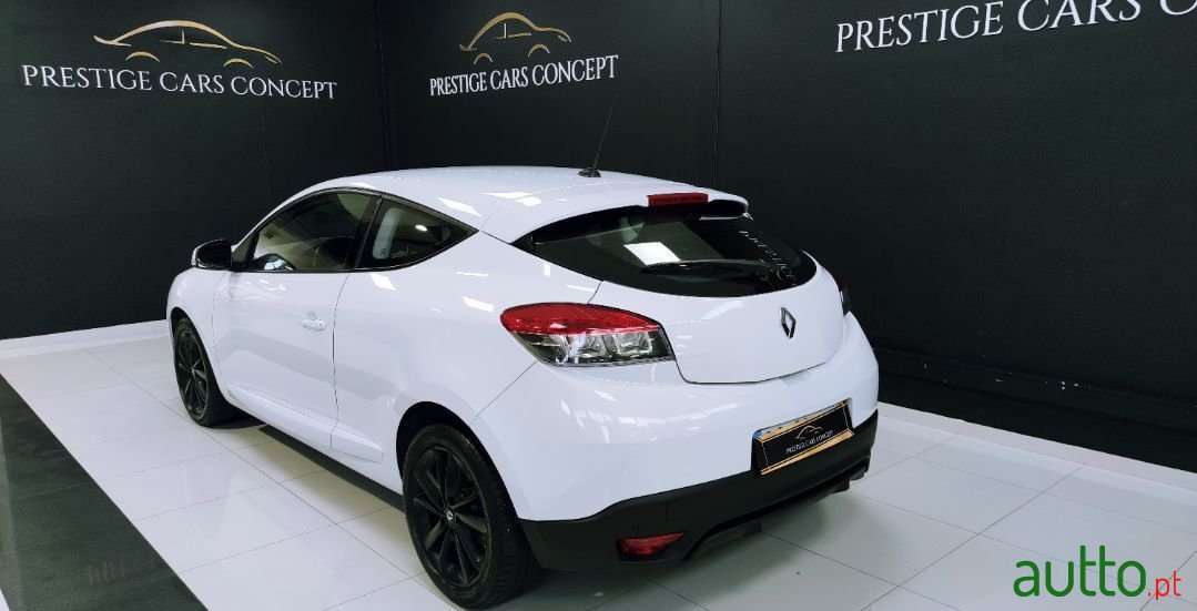 2014' Renault Megane Coupe photo #2