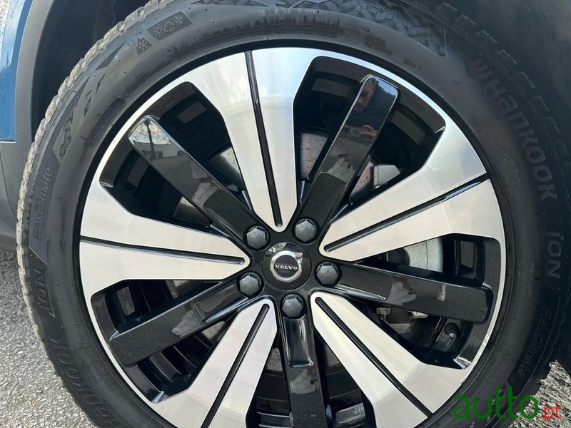 2022' Volvo Xc 40 photo #3