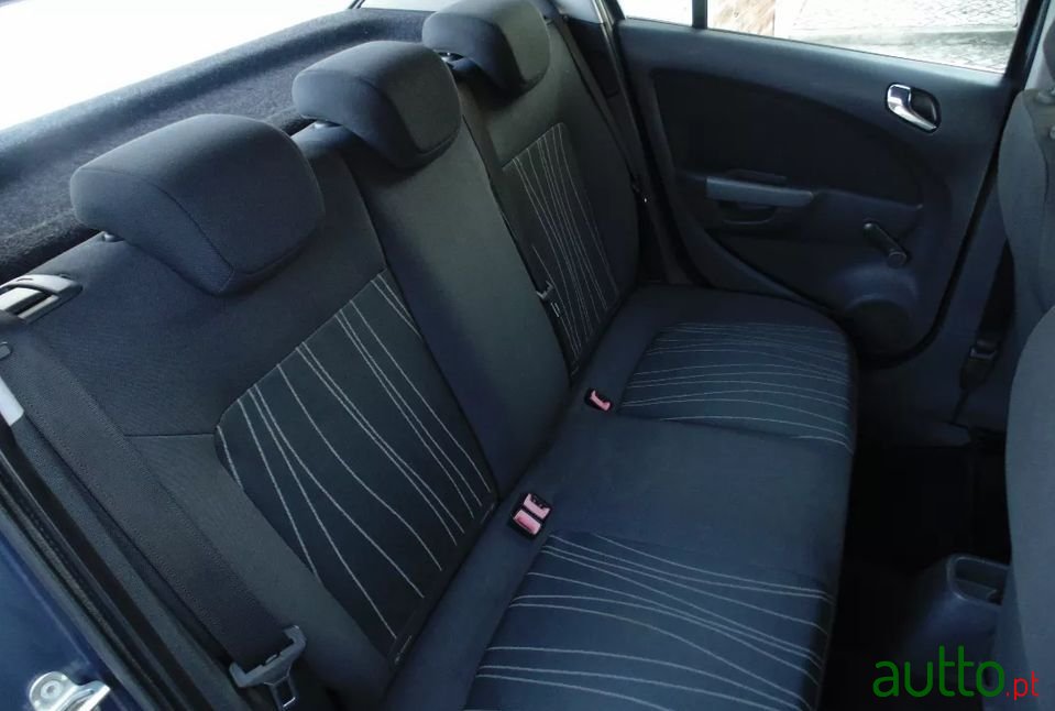 2008' Opel Corsa photo #6