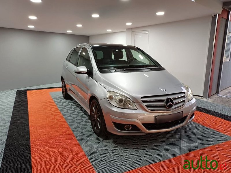 2011' Mercedes-Benz Classe B Cdi photo #2