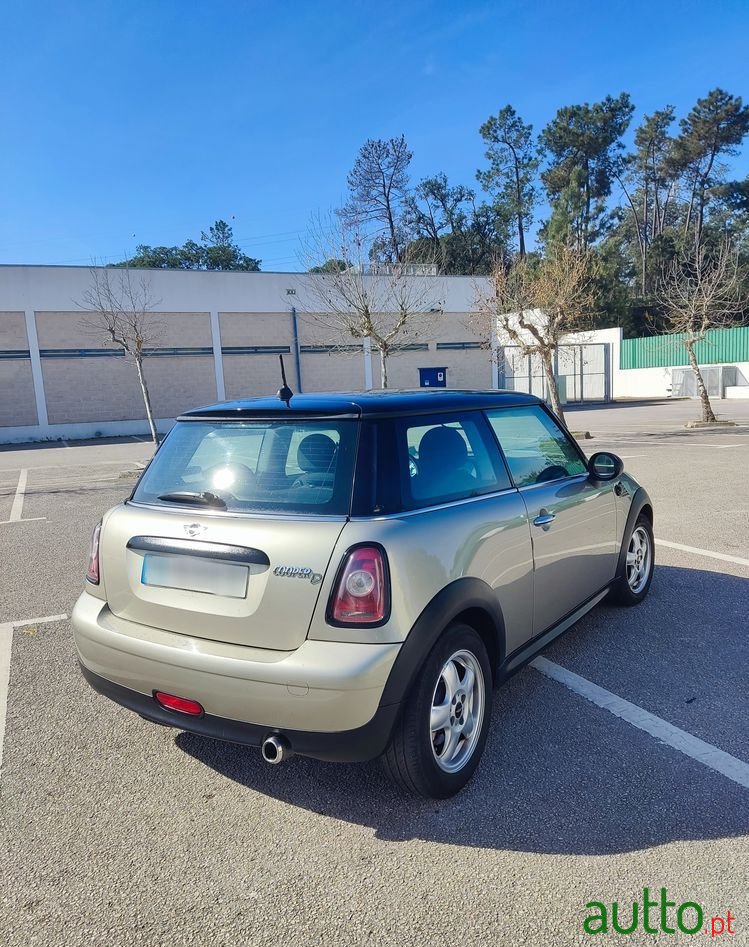 2009' MINI Cooper D photo #3