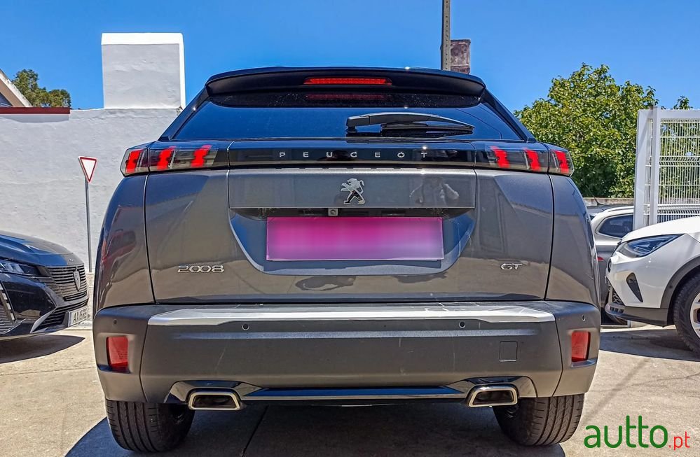 2023' Peugeot 2008 photo #2