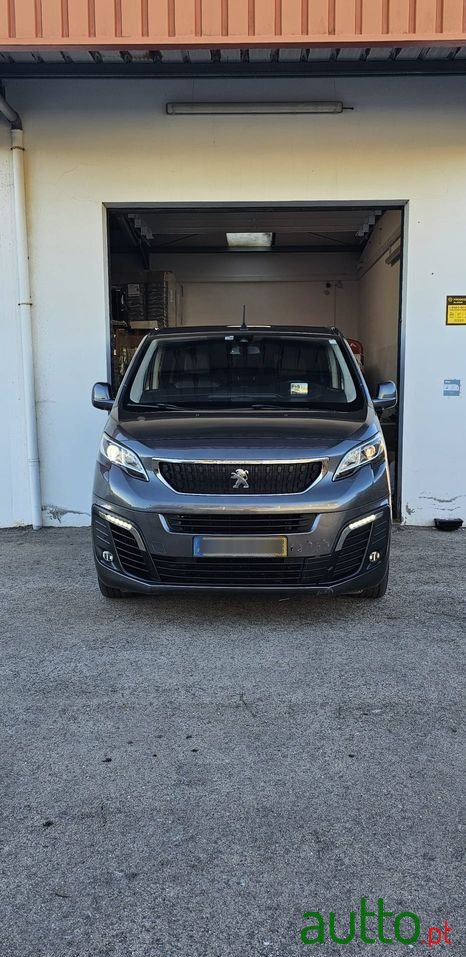 2019' Peugeot Traveller photo #1